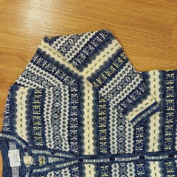 Christopher Banks button down top. Size M-L - Picture 2 of 5